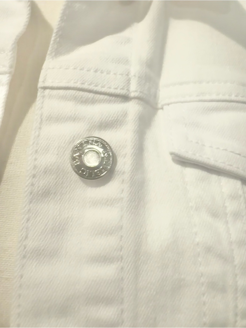 BANANA Republic white denim jacket women’s size Medium - Picture 17 of 17